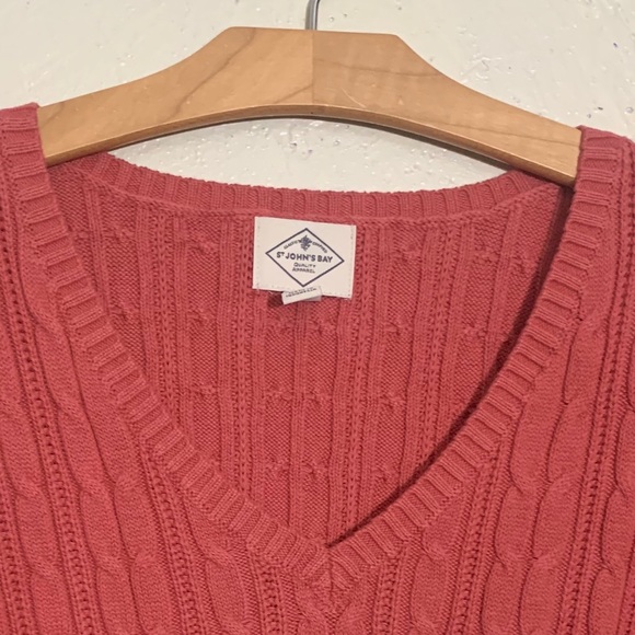 Cable Knit V-neck Sweater - Picture 6 of 7